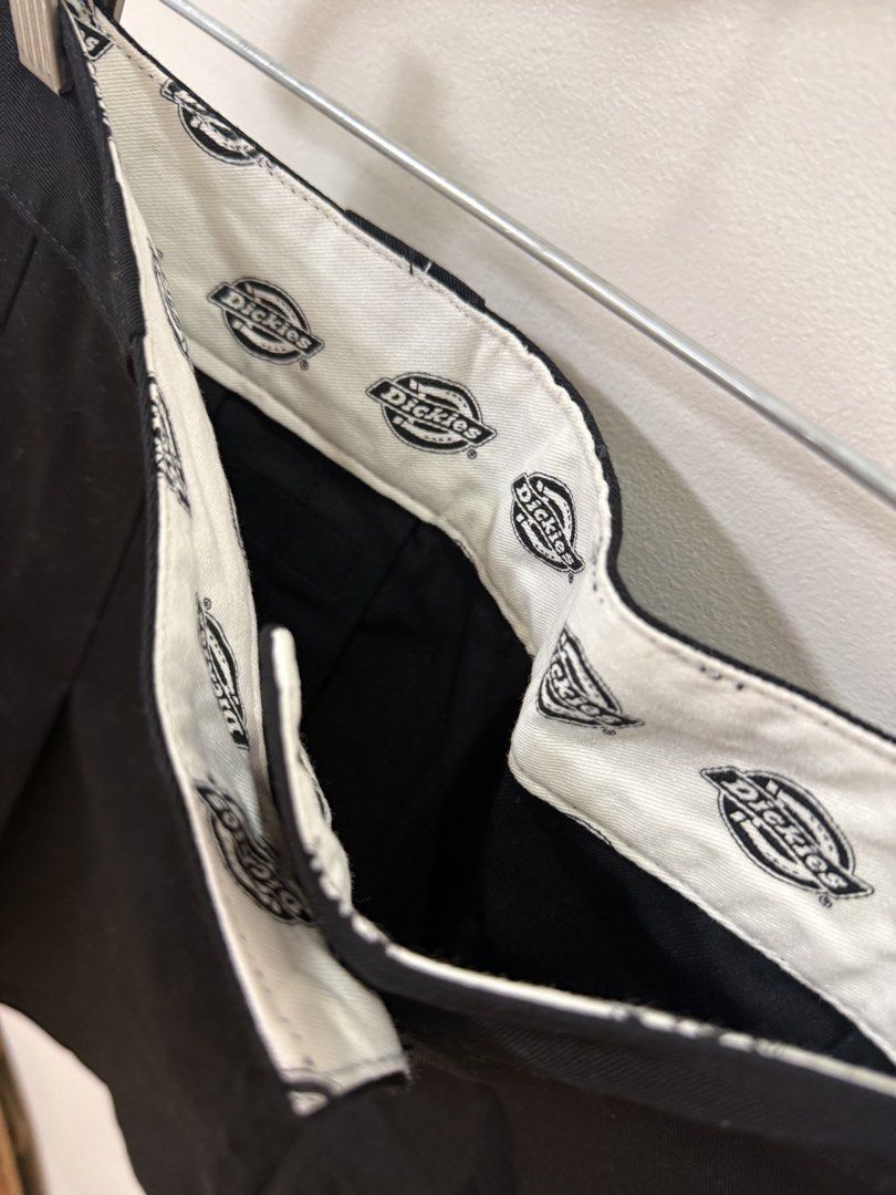Dickies Black Pleated Skirt - Size L (Category: Skirts) located in Pasay City. Submitted by mcsanmig (Listing ID 1429214102, Image 3). Description: Never been worn Wrong size Bought at Dickies Store Robinsons .