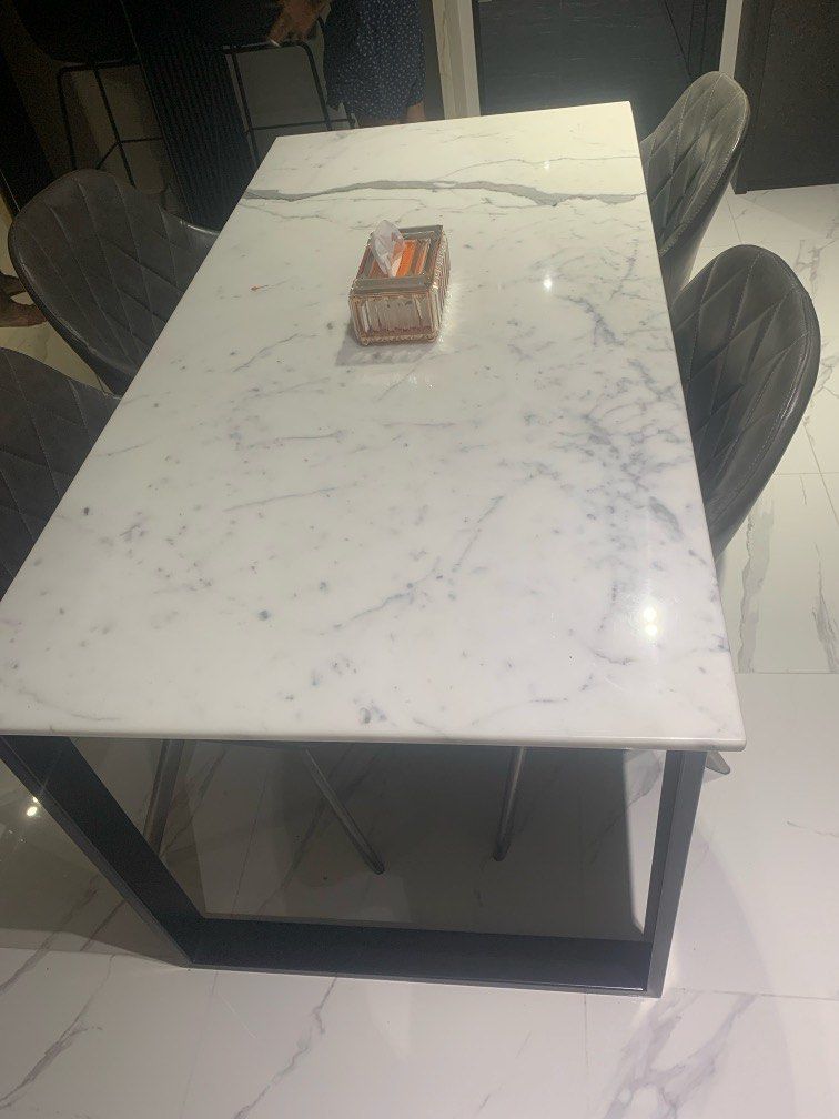 Dining Table (Category: Tables & Sets) located in Singapore. Submitted by baowen123456 (Listing ID 1429285230, Image 1). Description: buy for 4k+ letting go at 2000 able to negotiate can view marble can be polish .