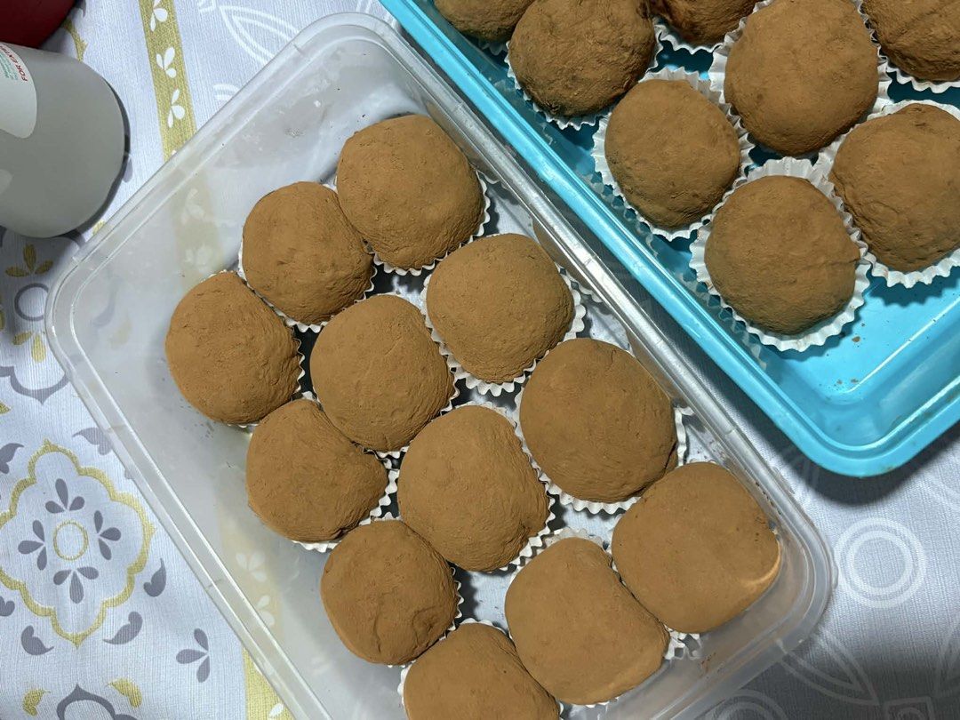DUBAI CHEWY COOKIES (Category: Other Food & Drinks) located in Manila. Submitted by oshun.490 (Listing ID 1429213218, Image 2). Description: DUBAI CHEWY COOKIES Open for pick up and delivery GCASH/CASH/LALAMOVE.