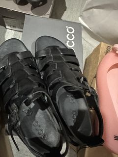 (Category: ) located in . Submitted by shopdockriscloset (Listing ID 1429219824, Image 1). Description: .