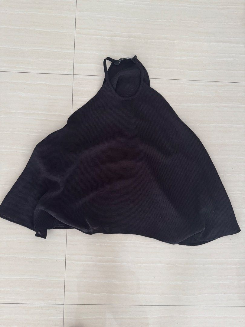 Excellent condition Zara haltered top medium P1,000 (Category: Sleeveless) located in Muntinlupa City. Submitted by shophen (Listing ID 1429186658, Image 2). Description: .