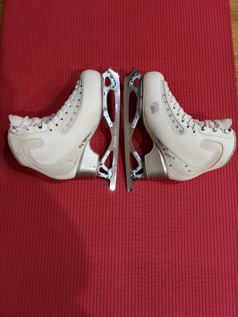 Figure Skating Boots (Edea Ice Fly) Ice Skates (Category: Boots) located in Manila. Submitted by thethriftlab (Listing ID 1429278697, Image 3). Description: signed by shibutani siblings. negotiable :) can meet in moa :) size 240 C (fits ~6.5-7 shoe size).