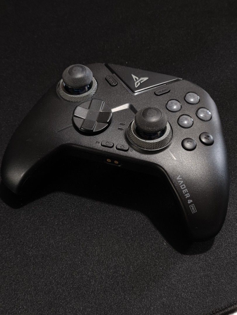 Flydigi Vader 4 Pro Game Controller (Category: Controllers) located in Manila. Submitted by ab.ab.ab20204 (Listing ID 1429321641, Image 3). Description: FLYDIGI VADER 4 PRO OG PRICE: 3.5K PM AND ASK FOR MORE INFO (CAN PROVIDE MORE PHOTOS PLEASE READ MAGNETIC JOYSTICKS CONTROLLER MULTI PLATFORM SUPPORT (ANDROID|IOS|PC |NOT SURE ON CONSOLES) INCLUSIONS: (NO BOX) SKULL & CO. THUMB GRIPS 2 SETS CONTROLLER DONGLE CAN ONLY DO GCASH LALAMOVE WITHIN NCR 