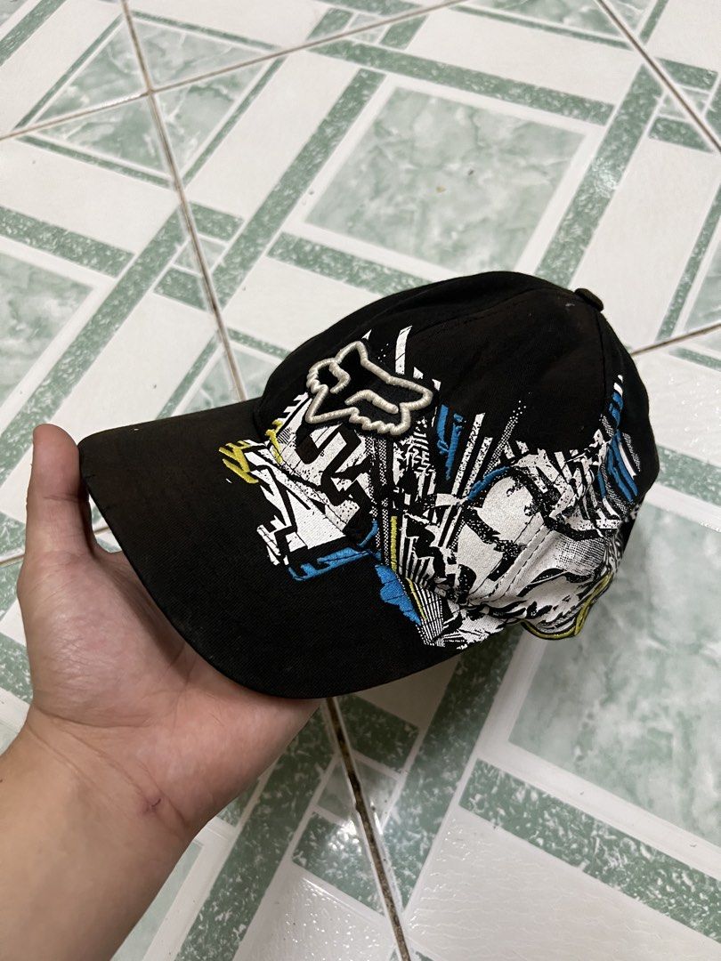 Fox Racing flex fit cap (Category: Caps & Hats) located in Manila. Submitted by tripnimichael (Listing ID 1429289846, Image 1). Description: 7 1/4 fit Color 8.5/10 Condition 9/10 No issue.