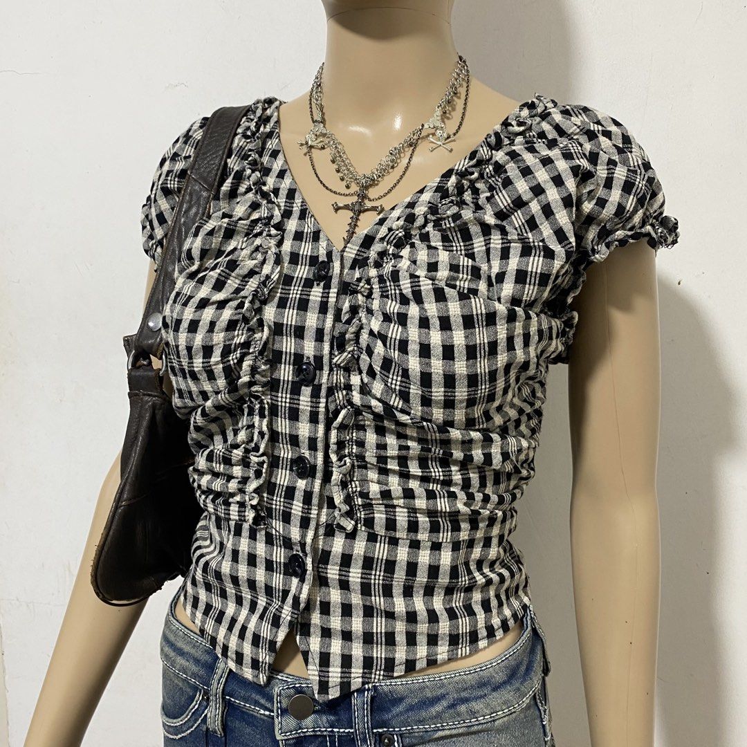 Gingham Ruffle Milkmaid Buttoned Top Y2k (Category: Blouses) located in Balanga. Submitted by cherryblunt (Listing ID 1429316806, Image 3). Description: ⬇️ S-M -garterized measurements (laid flat) pit to pit- 18” length- 20” MOP- GCASH/BANK TRANSFER MOD- J&T EXPRESS ONLY.