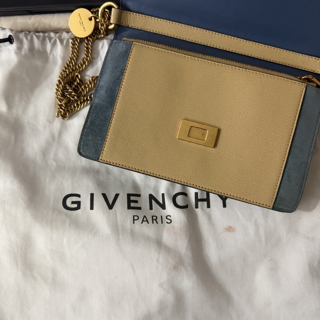 Givenchy GV3 Chain Wallet Bag (Category: Luxury Bags & Wallets) located in Quezon City. Submitted by andreasclothes (Listing ID 1429209282, Image 2). Description: Guaranteed authentic. Bought in Solaire Used around 5x only Comes with dust bag, care card & receipt Can be worn as a shoulder or crossbody bag Slightly negotiable. No major flaws.