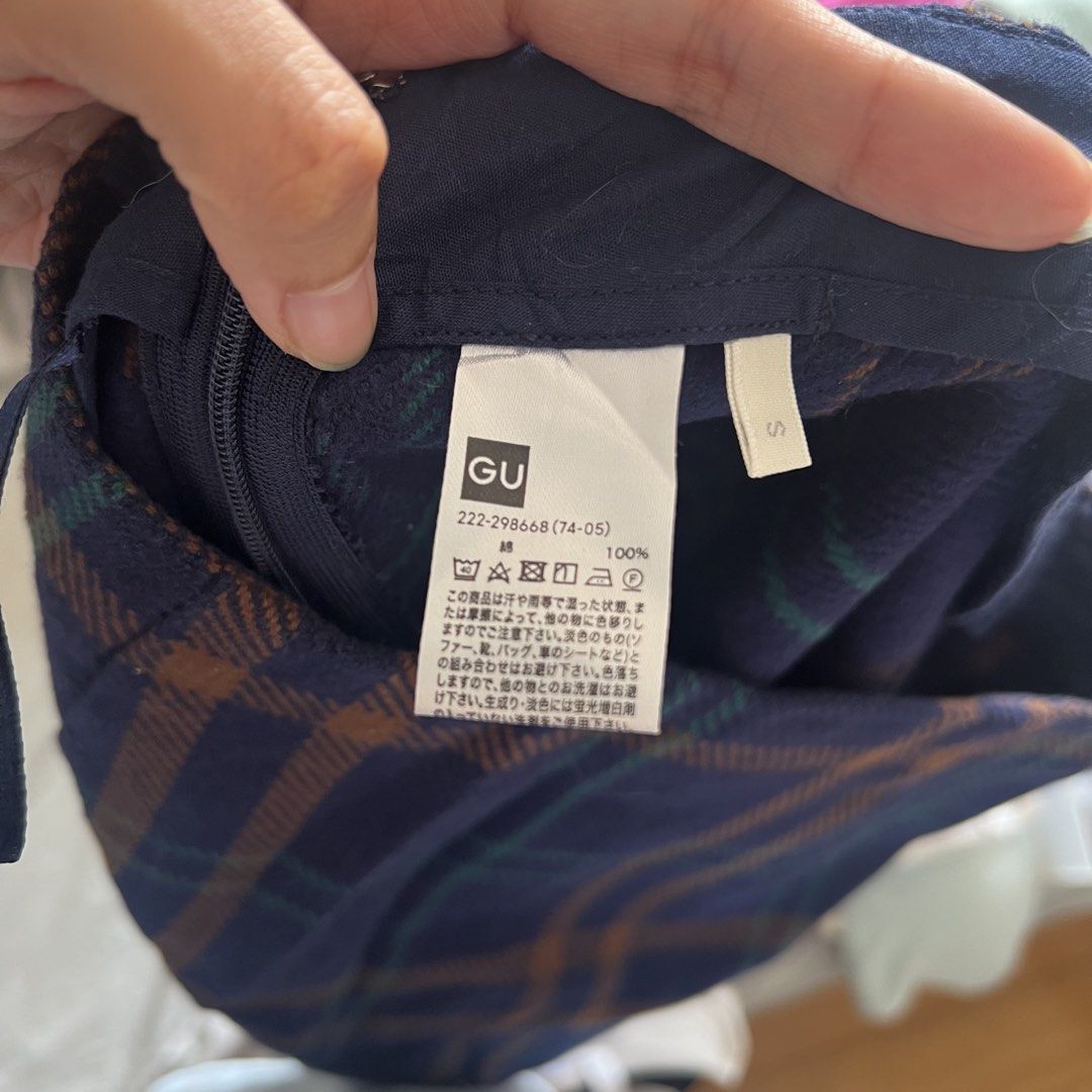 GU Plaid Mini Skirt (Category: Skirts) located in Mandaluyong City. Submitted by declutter.life (Listing ID 1429308894, Image 2). Description: Used once Super cute! Bought in Japan.