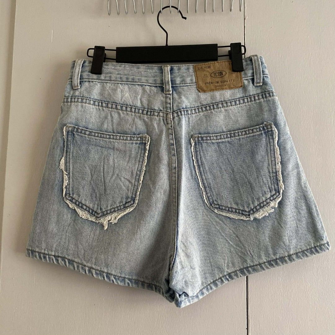 High Waist Light Washed Denim Shorts (Category: Shorts) located in Manila. Submitted by cznclae (Listing ID 1429323545, Image 2). Description: best fit for size Length: ❔issue: sf mm & luzon 41 pesos if not rush via jnt 🗓️ check bio for next shipment sched PLEASE READ! ❗️PAYMENT FIRST via g/cash or Pabili service 🛒how to buy? make an offer, then send details for SF quotation feel free to ask q's. bump your message if in rush. 𝙧𝙚𝙖𝙙 𝙗𝙞𝙤 𝙖