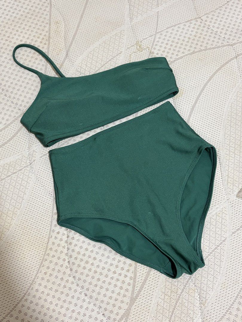 H&M Bikini (Category: Bikinis & Swimsuits) located in Manila. Submitted by hstff (Listing ID 1429302147, Image 1). Description: Used twice only.