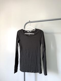 (Category: ) located in . Submitted by hello.wearagain__ (Listing ID 1429172402, Image 1). Description: .
