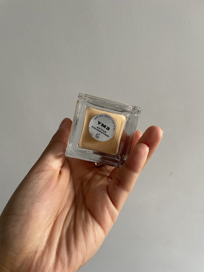 Issy & Co. Active Foundation in YM3 (Category: Makeup) located in Quezon City. Submitted by jenaysellz (Listing ID 1429201246, Image 2). Description: Not my shade anymore About 60% remaining 599 srp.