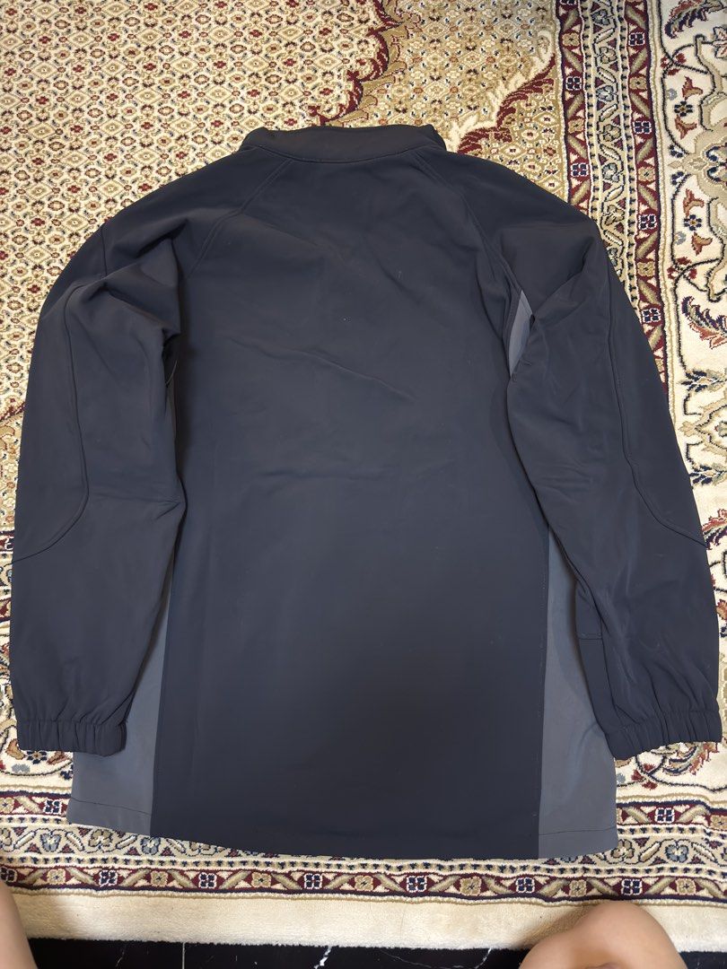 Jack Wolfskin Waterproof Jacket (Category: Coats, Jackets and Outerwear) located in Manila. Submitted by zerachiel_ (Listing ID 1429296106, Image 2). Description: Waterproof Jack Wolfskin Outdoor Jacket 23x29 Excellent Condition.