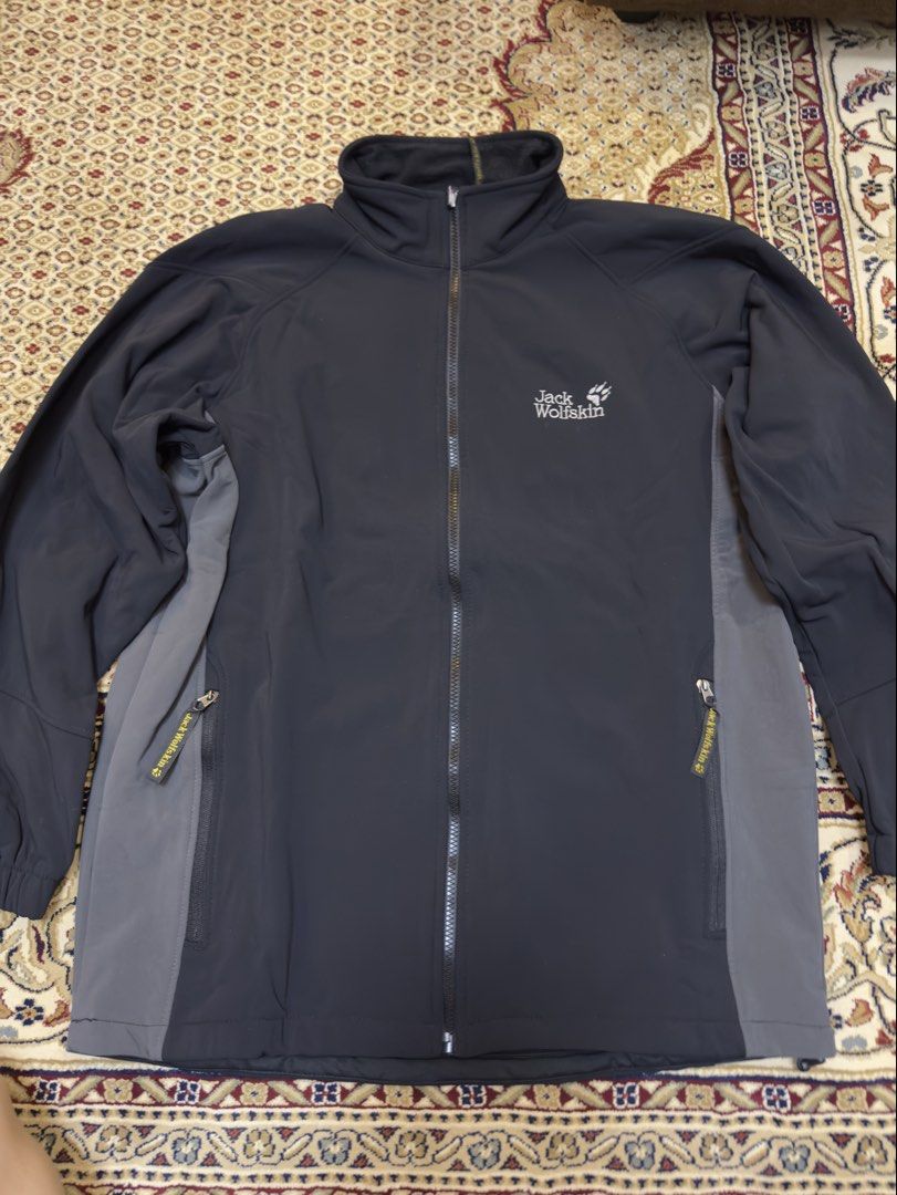 Jack Wolfskin Waterproof Jacket (Category: Coats, Jackets and Outerwear) located in Manila. Submitted by zerachiel_ (Listing ID 1429296106, Image 1). Description: Waterproof Jack Wolfskin Outdoor Jacket 23x29 Excellent Condition.