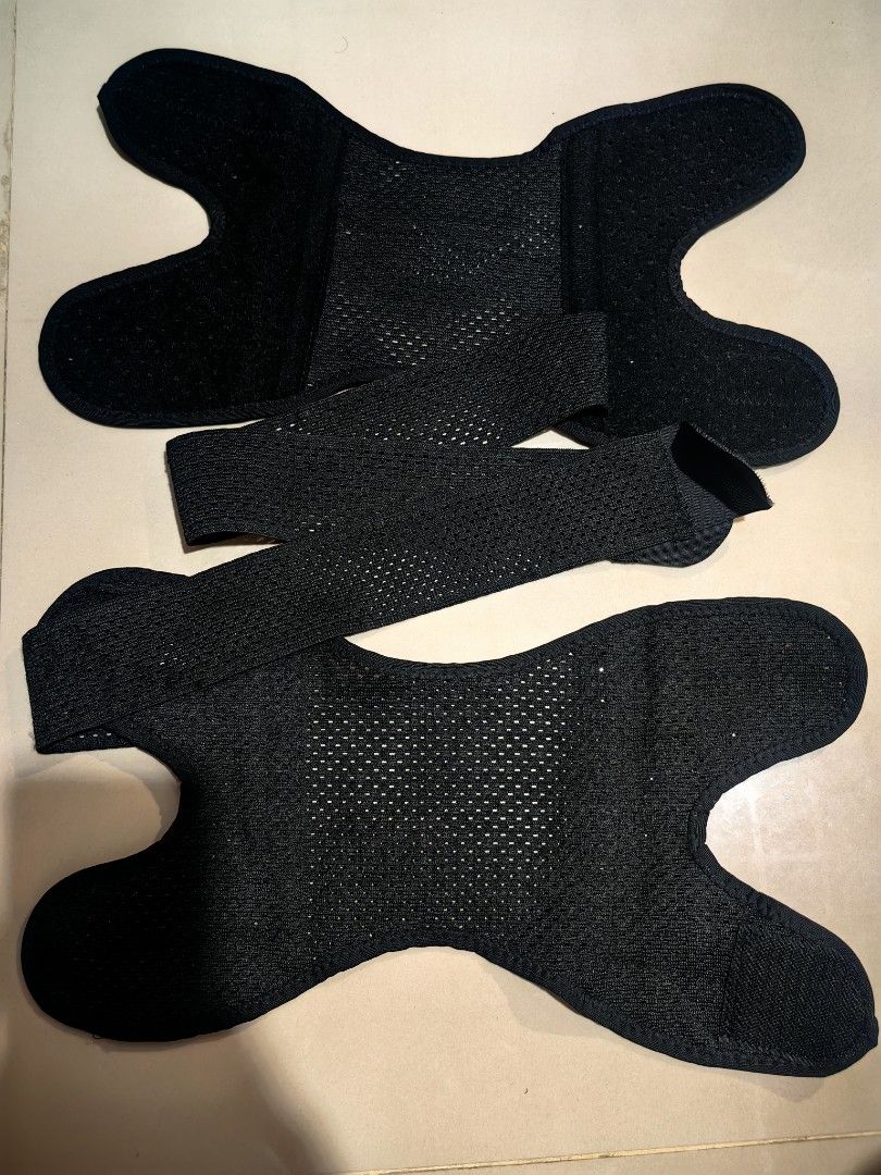 Knee support Pads (Category: Braces, Support & Protection) located in Cavite. Submitted by jjcollectiveshop (Listing ID 1429309628, Image 1). Description: medium size 150 take all.