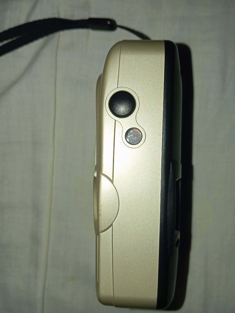 Konica pop ef-7 (Category: Cameras) located in Manila. Submitted by lostxiho (Listing ID 1429294950, Image 3). Description: May onting scratch sa gilid pero maliit lang Good condition (Hindi na nagagamit, so it's for sale) With pouches buy at your own risk.