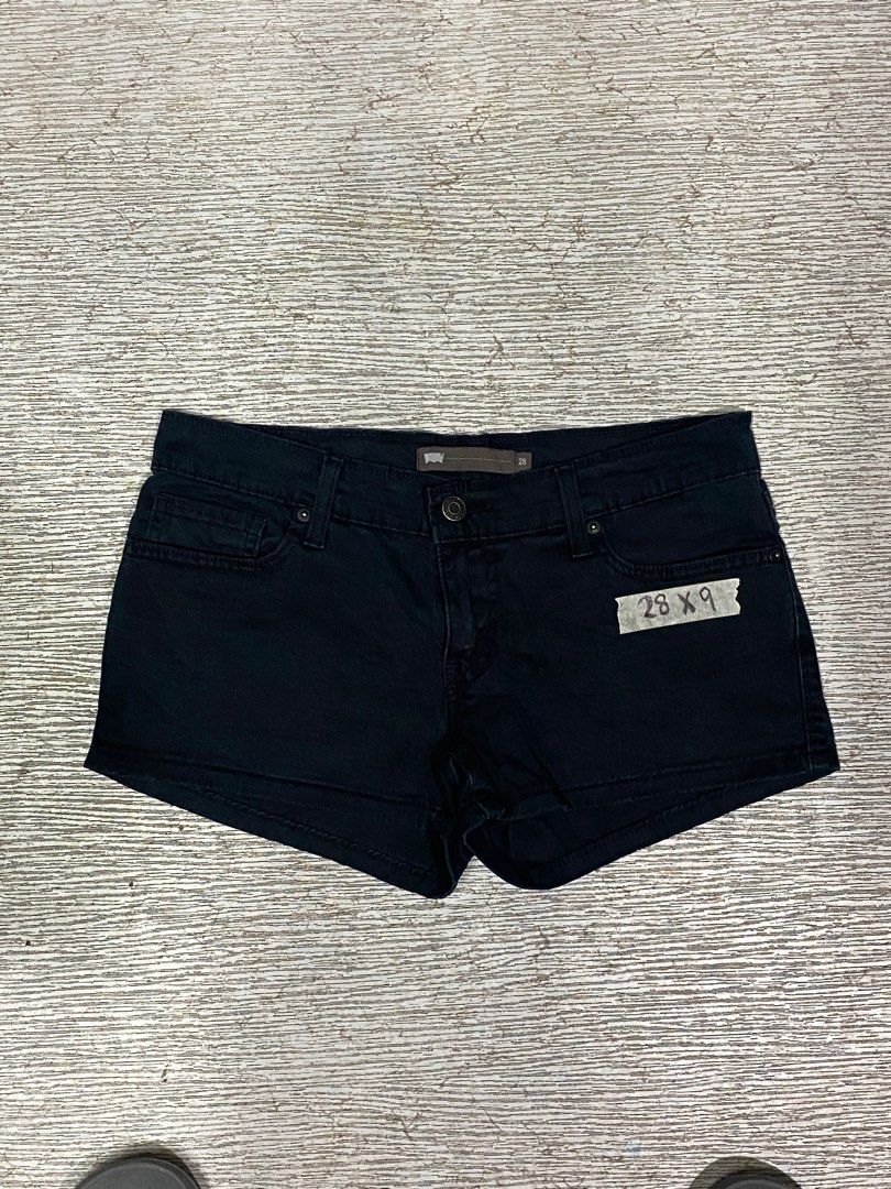 levis minis short black jeans short (Category: Shorts) located in Bulacan. Submitted by bargainrack (Listing ID 1429224377, Image 1). Description: .