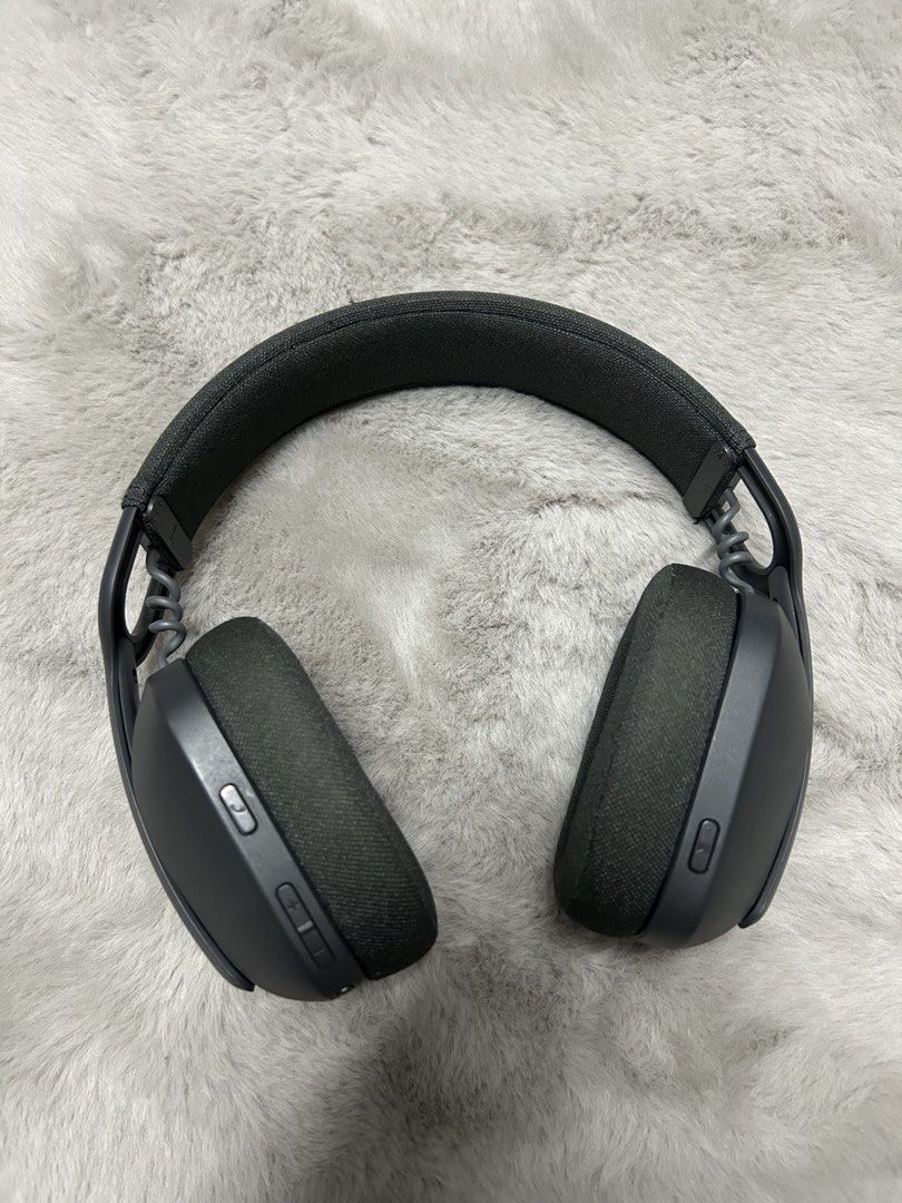 Logitech Zone Vibe 100 Wireless Bluetooth Headset (Category: Headphones & Headsets) located in Antipolo. Submitted by anjsrrnv (Listing ID 1429291438, Image 1). Description: Logitech Zone Vibe 100 Wireless Bluetooth Headset - used but in very good condition - with charging cord - no box, sorry I threw it already Rfs: i have other headset.