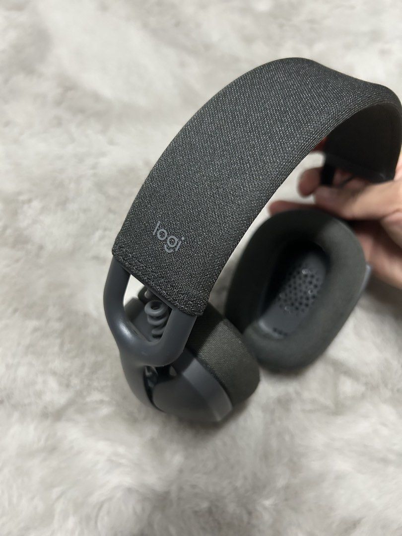 Logitech Zone Vibe 100 Wireless Bluetooth Headset (Category: Headphones & Headsets) located in Antipolo. Submitted by anjsrrnv (Listing ID 1429291438, Image 3). Description: Logitech Zone Vibe 100 Wireless Bluetooth Headset - used but in very good condition - with charging cord - no box, sorry I threw it already Rfs: i have other headset.
