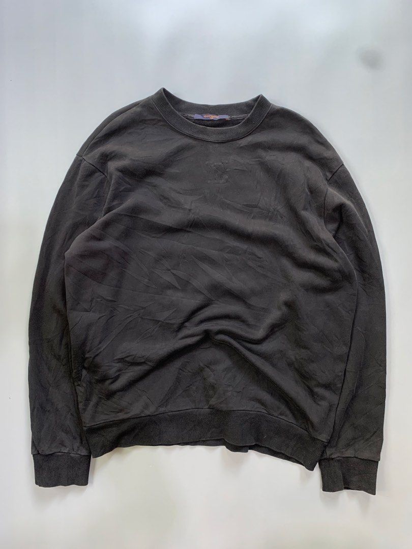 Louis Vuitton Black Sweatshirt XL (Category: Coats, Jackets and Outerwear) located in Maragusan (San Mariano). Submitted by sikethr8ft (Listing ID 1429335929, Image 2). Description: .