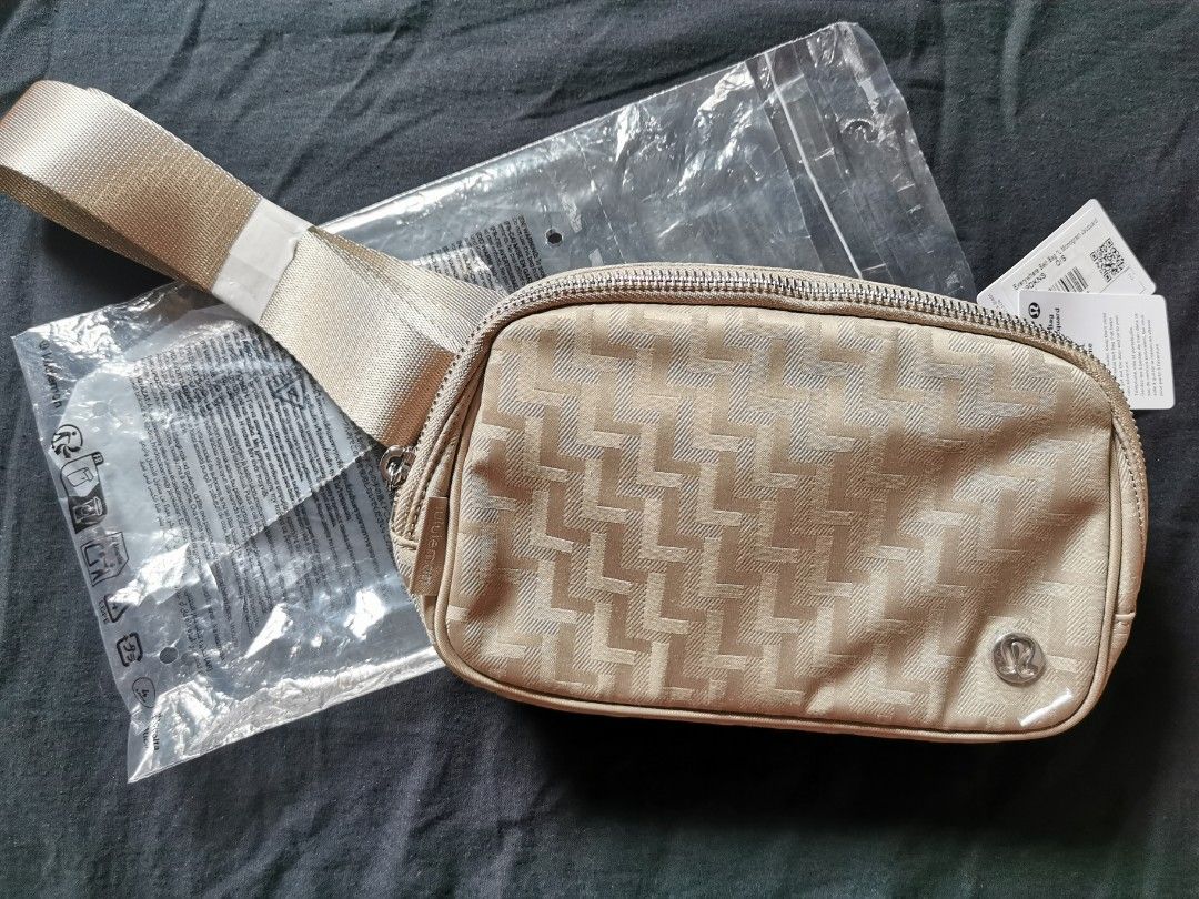 Lululemon Everywhere Belt Bag Monogram Jacquard (Category: Luxury Bags & Wallets) located in Quezon City. Submitted by jhayn1204 (Listing ID 1429192684, Image 2). Description: BRAND NEW with tags Original from US latest design ng lululemon ONHAND.