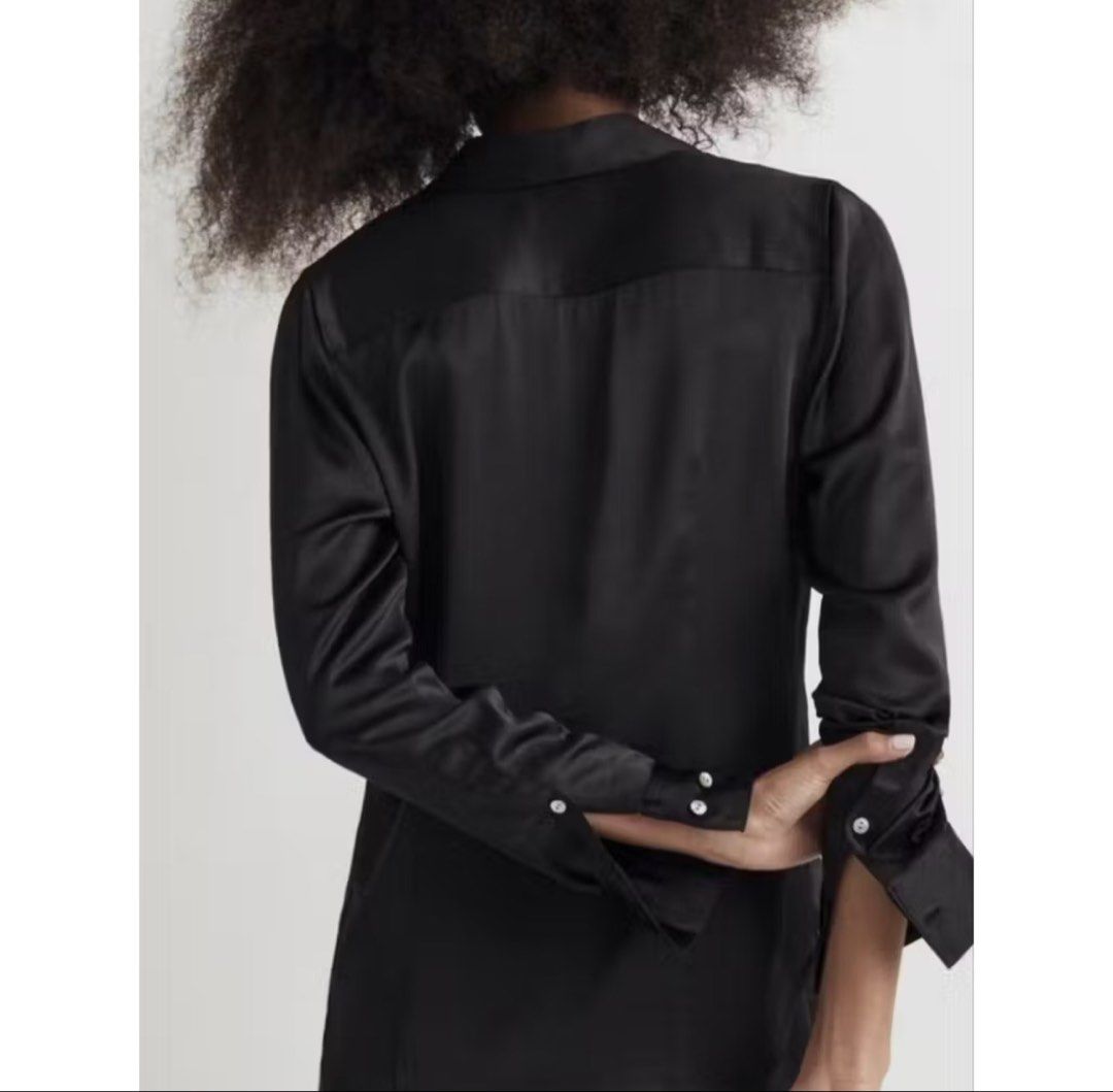 Madewell Black Satin Blouse (Category: Blouses) located in Surigao. Submitted by chip_munk (Listing ID 1429221719, Image 3). Description: Brandnew Small-Med Suotin sana sa Graduation, kaso d nakaattend Rfs: not really fun of longsleeve.