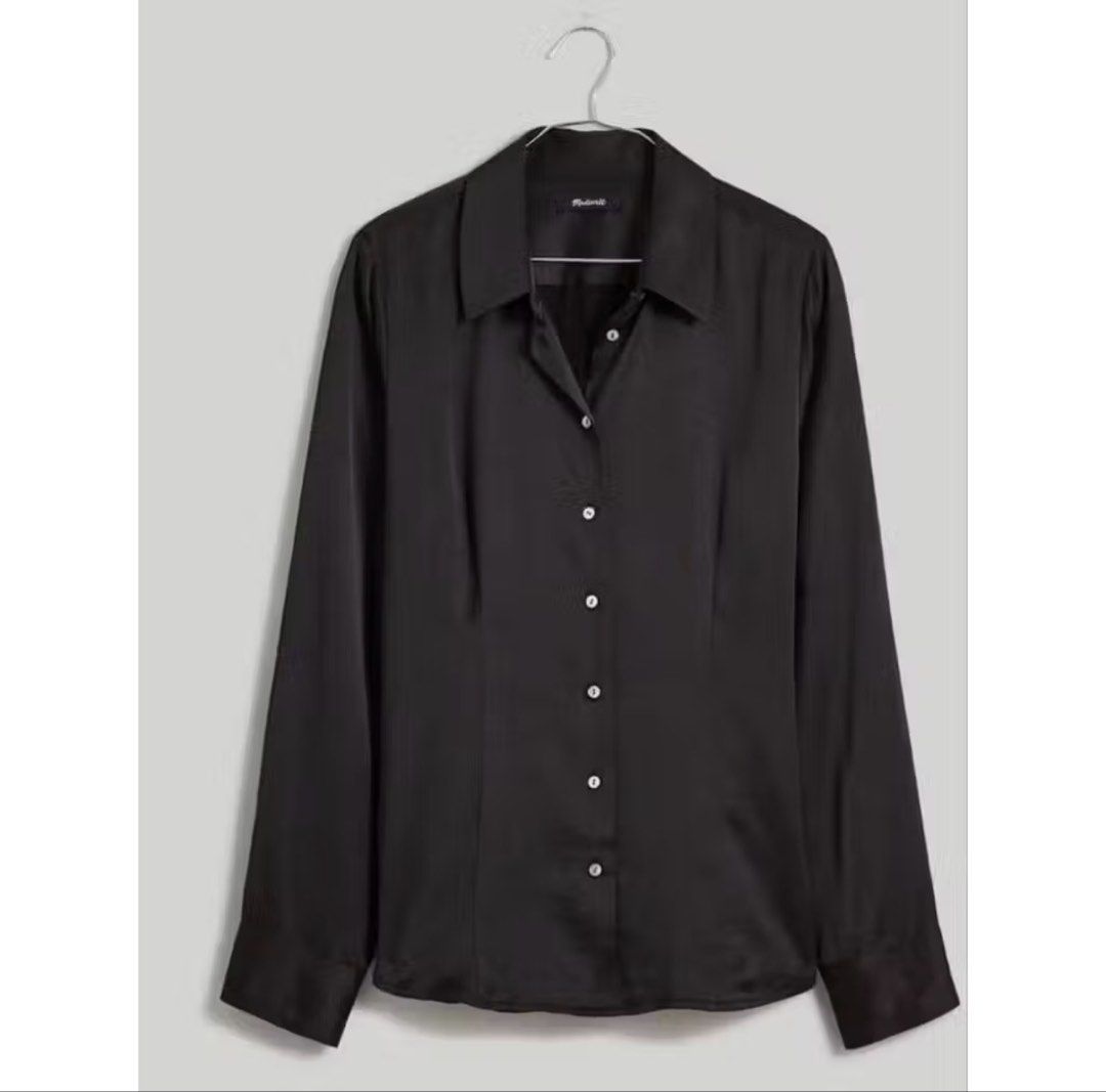 Madewell Black Satin Blouse (Category: Blouses) located in Surigao. Submitted by chip_munk (Listing ID 1429221719, Image 1). Description: Brandnew Small-Med Suotin sana sa Graduation, kaso d nakaattend Rfs: not really fun of longsleeve.