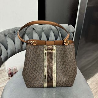 (Category: ) located in . Submitted by dapreloved_ (Listing ID 1429209997, Image 1). Description: .