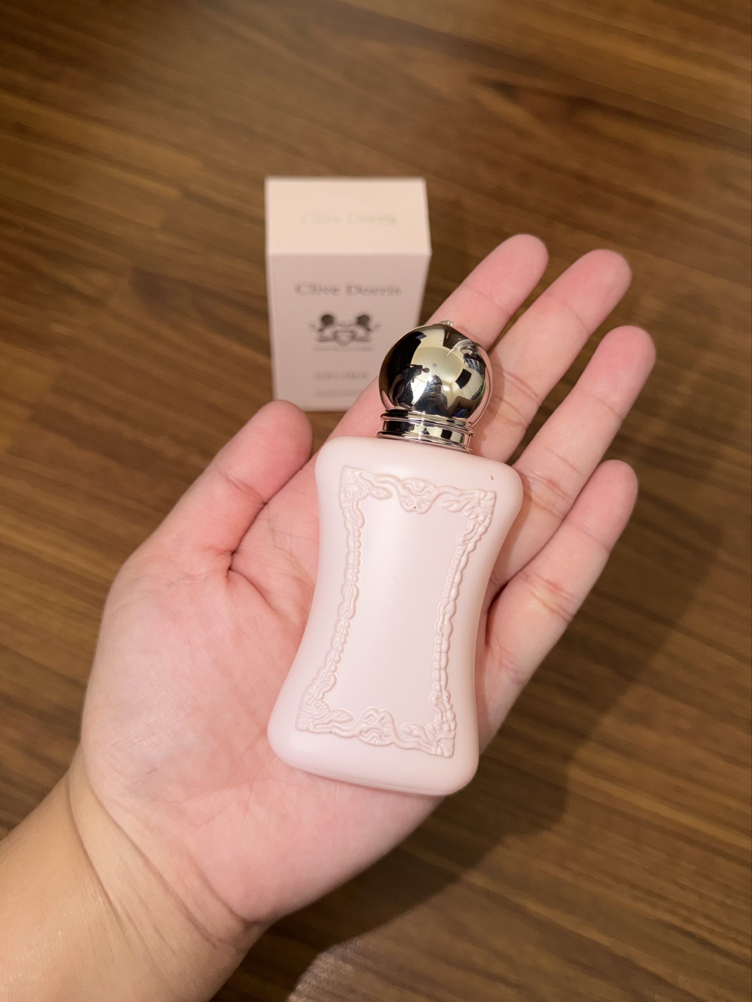Mini Delina Perfume 30ml (Category: Fragrance & Deodorants) located in Antipolo. Submitted by kzees (Listing ID 1429195984, Image 2). Description: - New - Complete spray 30ml - with box.