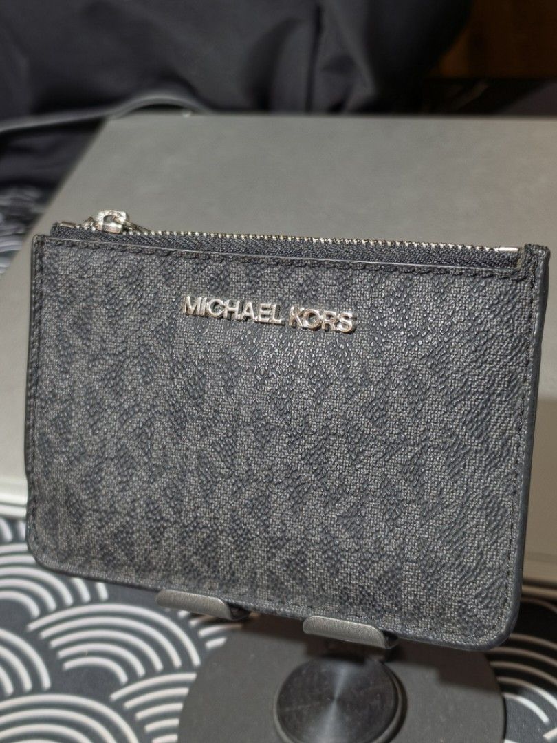 MK wallet/card holder (Category: Wallets & Card holders) located in Caloocan City. Submitted by lj1989 (Listing ID 1429236582, Image 1). Description: selling my MK wallet/card holder for ₽2000 bought it for ₽2900 thru pasabuy (canada) used couple of times and still in prestine condition. inclusion: mk wallet/card holder meet up: sm fairview or lalamove delivery (buyer will shoulder the delivery fee reason for selling: decluttering.