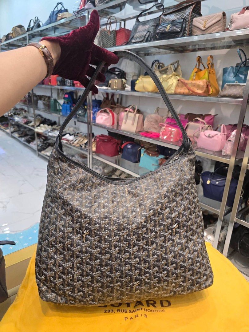 😱MONEY BACK GUARANTEE💯💯💯 (Category: Luxury Bags & Wallets) located in General Santos City (Dadiangas). Submitted by braverabbit.67 (Listing ID 1429247336, Image 1). Description: 📌NEW ARRIVALS 😱😱 Goyard hobo bag medium size missing pouch with original duStbag Guaranteed ORIG💯💯💯 𝗦𝗨𝗥𝗘 𝗕𝗨𝗬𝗘𝗥 👉🏻𝗣𝗠 𝗗𝗘𝗥𝗜𝗖𝗧𝗟𝗬📥.