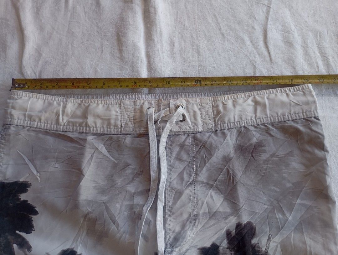 Mossimo Supply Co. Board Shorts (Category: Shorts) located in Santa Elena. Submitted by d_thriftershp (Listing ID 1429177488, Image 3). Description: Waist : 38 Length : 21.5 Leg opening : 12 Fabric condition : excellent Color condition : 9.5/10 Issue : none +SF.