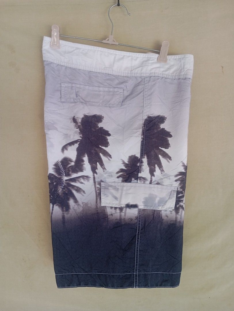Mossimo Supply Co. Board Shorts (Category: Shorts) located in Santa Elena. Submitted by d_thriftershp (Listing ID 1429177488, Image 2). Description: Waist : 38 Length : 21.5 Leg opening : 12 Fabric condition : excellent Color condition : 9.5/10 Issue : none +SF.