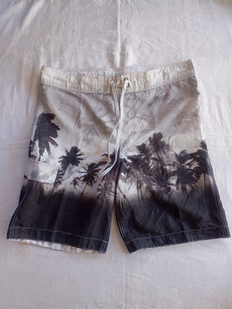 Mossimo Supply Co. Board Shorts (Category: Shorts) located in Santa Elena. Submitted by d_thriftershp (Listing ID 1429177488, Image 1). Description: Waist : 38 Length : 21.5 Leg opening : 12 Fabric condition : excellent Color condition : 9.5/10 Issue : none +SF.