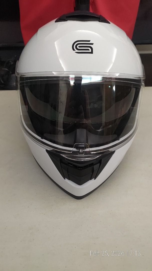 Motorcycle Modular Helmet for sale (Category: Helmets and other Riding Gears) located in Caloocan City. Submitted by imkutak (Listing ID 1429278393, Image 2). Description: FOR SALE SEC Rise V2 - Solid Gloss White Almost new Extra smoked visor NOTE: - Like new condition - No warranty - Check, Test. Inspect thoroughly before you confirm purchase. Location: Bagong Barrio West, Caloocan Near BIR Edsa, Caloocan.
