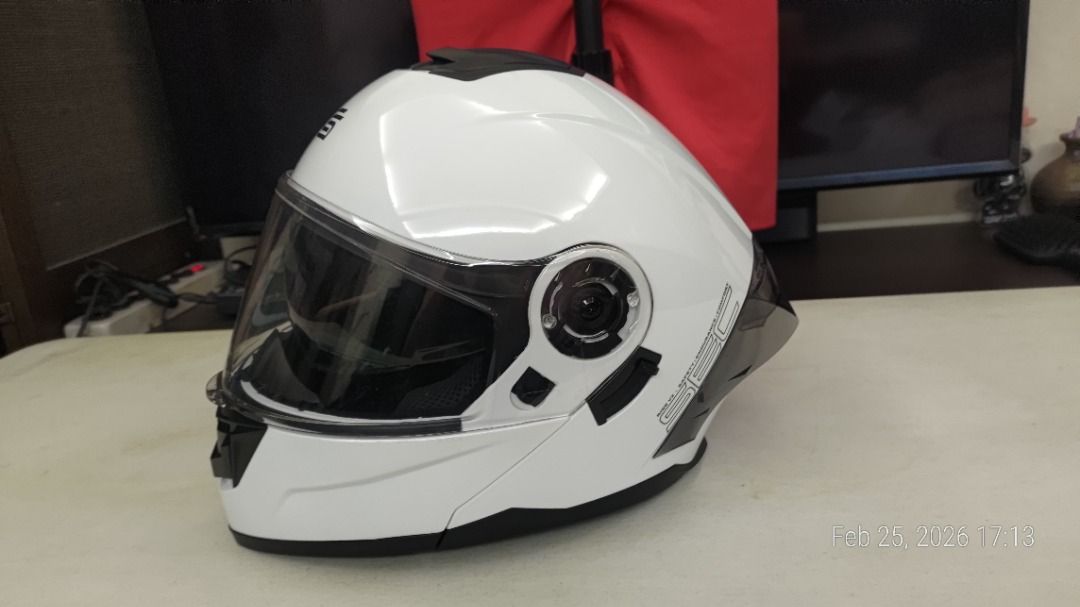 Motorcycle Modular Helmet for sale (Category: Helmets and other Riding Gears) located in Caloocan City. Submitted by imkutak (Listing ID 1429278393, Image 1). Description: FOR SALE SEC Rise V2 - Solid Gloss White Almost new Extra smoked visor NOTE: - Like new condition - No warranty - Check, Test. Inspect thoroughly before you confirm purchase. Location: Bagong Barrio West, Caloocan Near BIR Edsa, Caloocan.