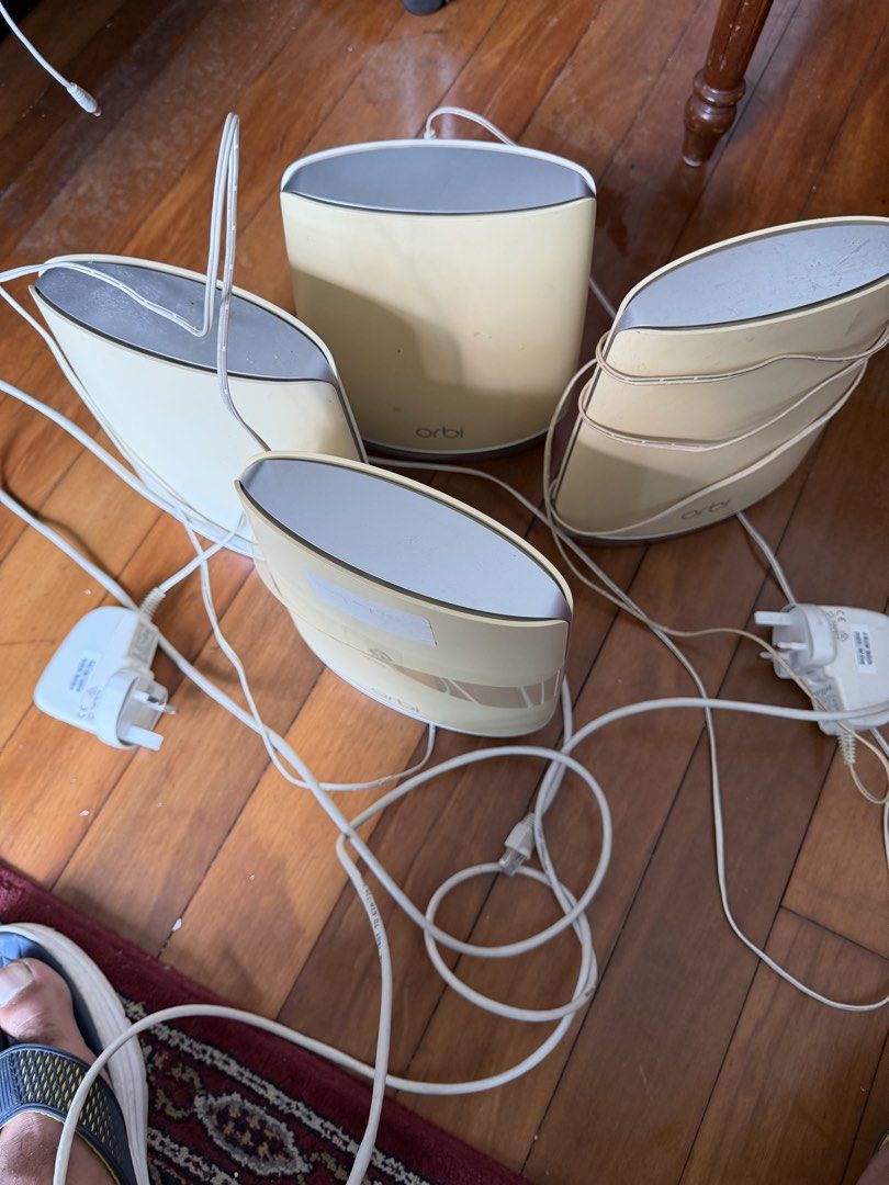 Netgear Orbi RBR750 WiFi Mesh System (1 router and 3 satellite ...