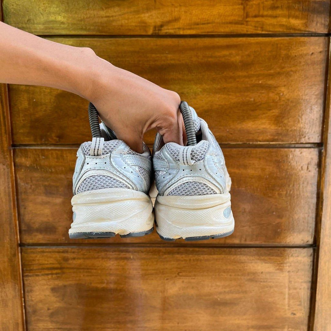 New Balance 530 Silver Sneakers (Category: Sneakers) located in Alicia. Submitted by beebuu1994 (Listing ID 1429282725, Image 2). Description: .