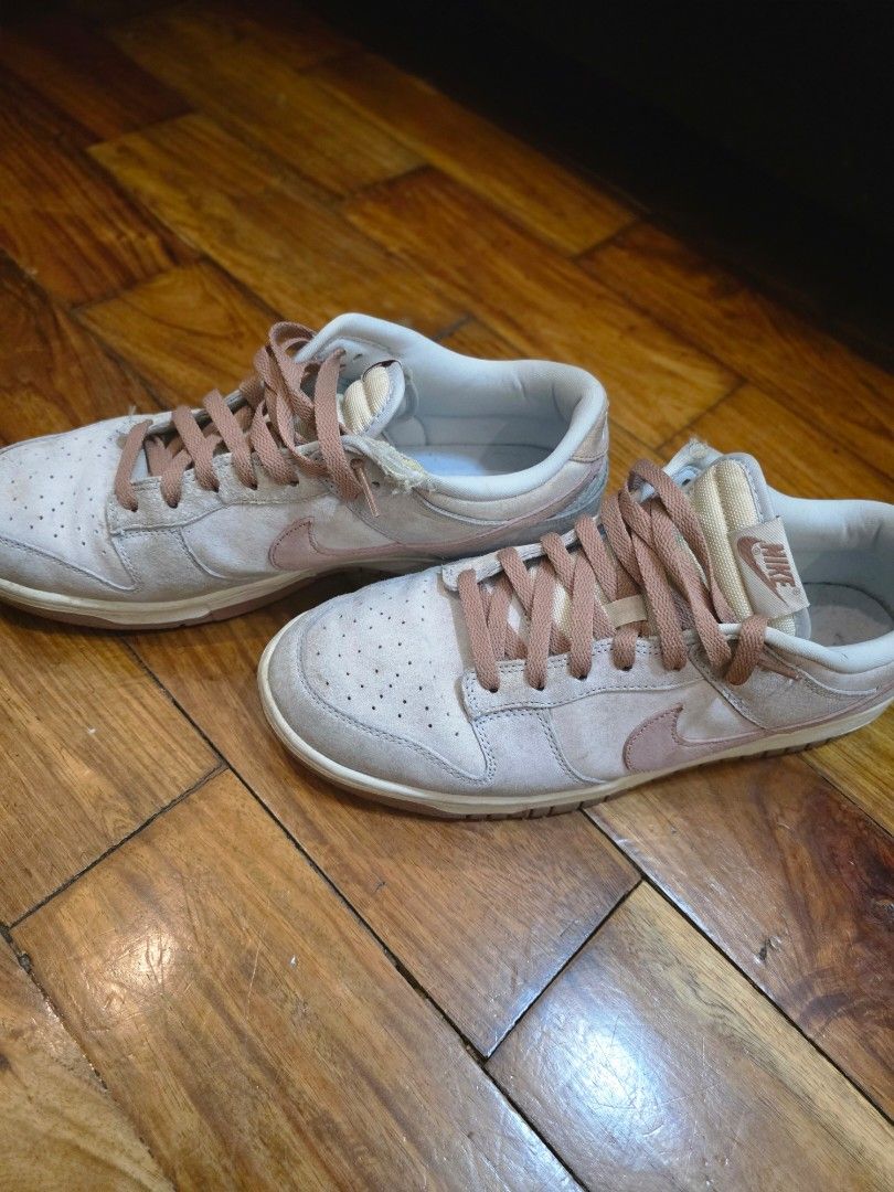 Nike Dunk Low "Fossil Rose" (Category: Sneakers) located in Quezon City. Submitted by ajaycjcm (Listing ID 1429250226, Image 2). Description: Nike Dunk Low "Fossil Rose" Normal signs of usage, slight tear in sock lining Size EU 44 / US 11 With OG box Price is firm No other issue, just needs cleaning Pick up, meet up near QC area, or thru lalamove.