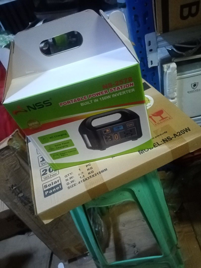 NSS Portable powet station Solar Charging Kit (Category: Chargers & Cables) located in Manila. Submitted by minidivisoria (Listing ID 1429277006, Image 3). Description: Solar Power Station with Solar Panel Set for Home Outdoor Power 150watts.
