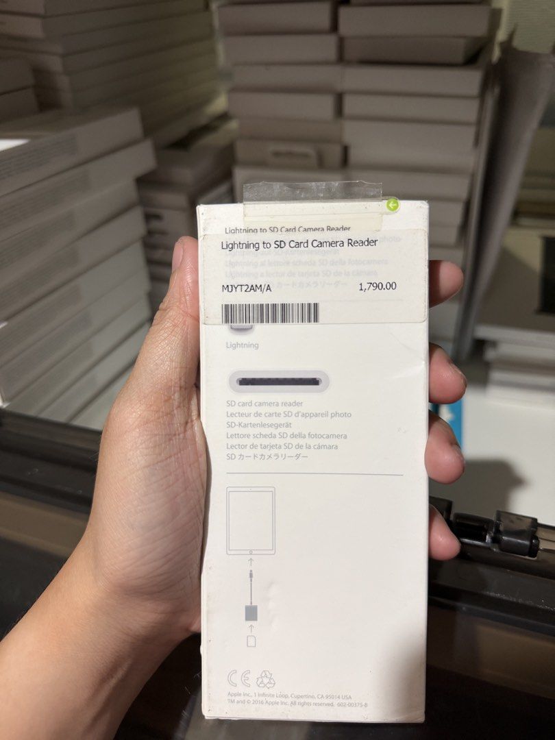 Original Apple Lightning to SD CARD CAMERA READER Adaptor Adapter (Category: Cables & Adaptors) located in Manila. Submitted by razelysonn (Listing ID 1429312031, Image 2). Description: FIXED PRICE - below srp Location: Binondo.