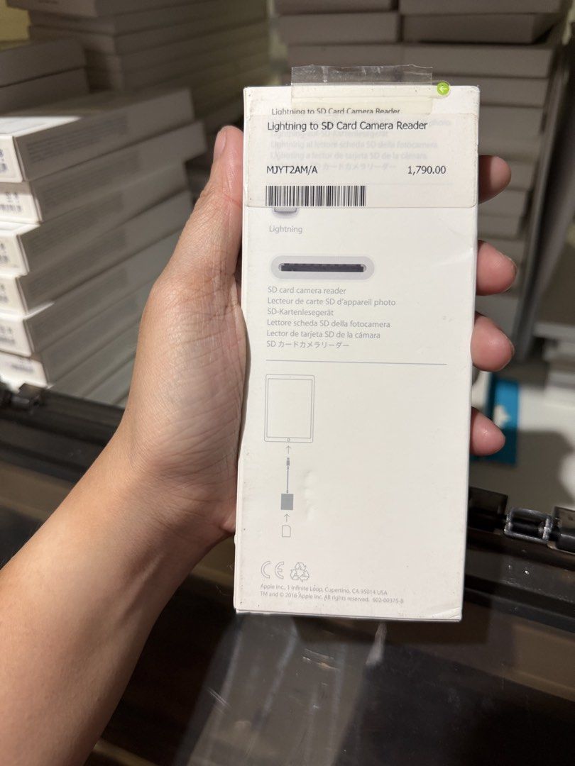 Original Apple Lightning to SD CARD CAMERA READER Adaptor Adapter (Category: Cables & Adaptors) located in Manila. Submitted by razelysonn (Listing ID 1429312031, Image 3). Description: FIXED PRICE - below srp Location: Binondo.