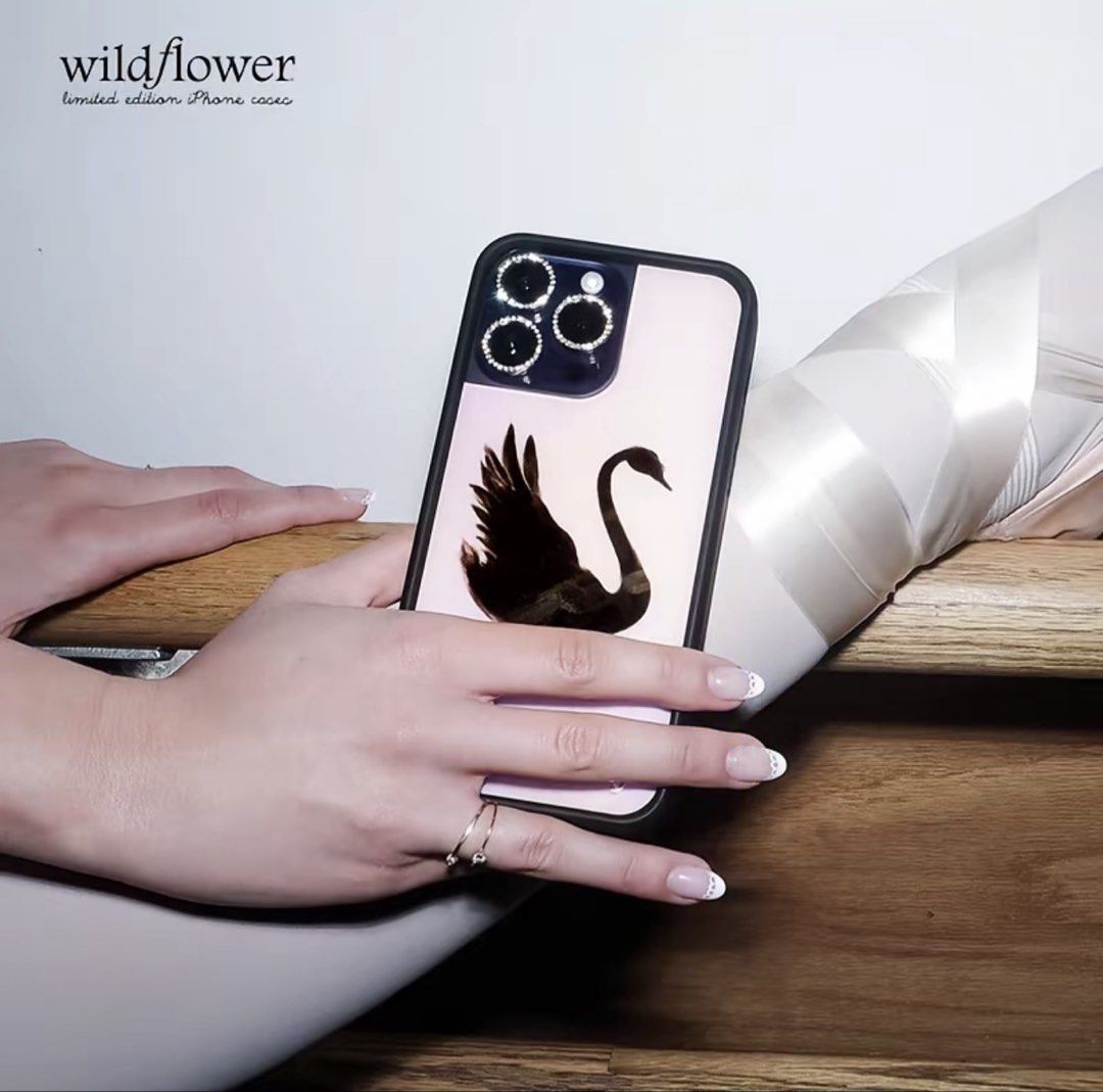 Wildflower Black Swan iPhone 16 Pro Max case (DUPE) (Category: iPhone 16 Series) located in Manila. Submitted by cntrrfn_4021 (Listing ID 1429291475, Image 3). Description: .