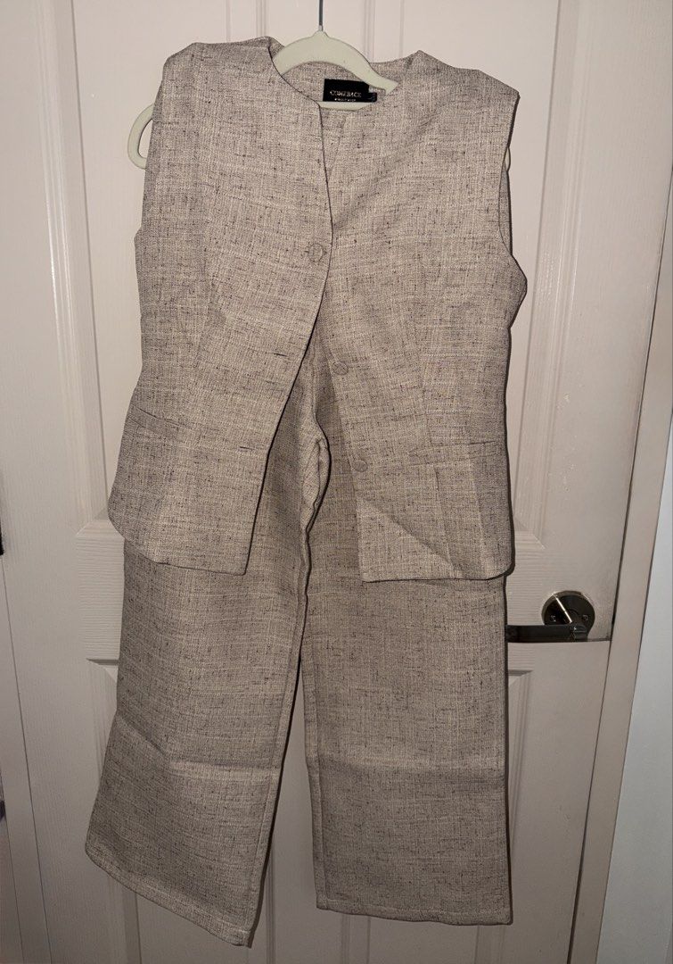Premium Linen Vest and Pants Set (Category: Sets or Coordinates) located in Mandaluyong City. Submitted by czaristore (Listing ID 1429311727, Image 1). Description: .