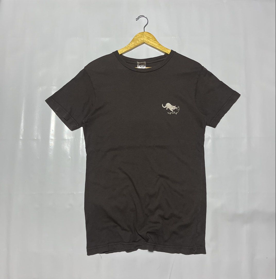 Rip n dip nermal string (Category: Activewear) located in Naga. Submitted by goodfinds_only.v1 (Listing ID 1429264457, Image 1). Description: RIP N DIP NERMAL STRING Size:Small Dimes Width:19.5 Length:29 Color rate:9/10 Excellent condition No flaws.
