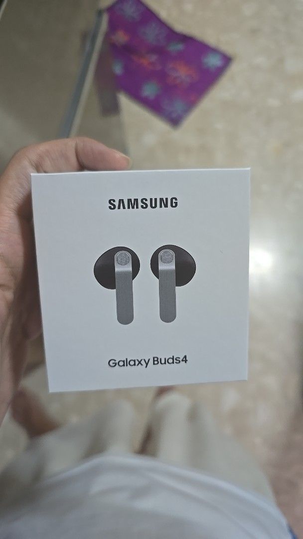 Samsung Galaxy Buds4 - like new