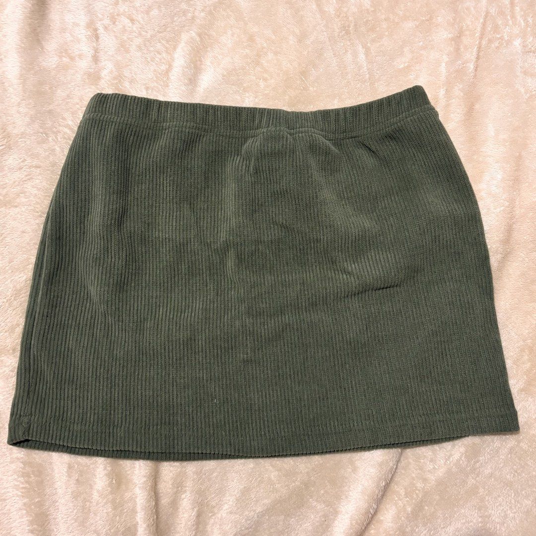 Shein Corduroy Mini Skirt (Category: Skirts) located in Manila. Submitted by giiloved (Listing ID 1429290734, Image 1). Description: Size: small on tag Worn (?): never worn Loc: Isabela Mod: Jnt Mop: Gcash / Maya / Seabank .