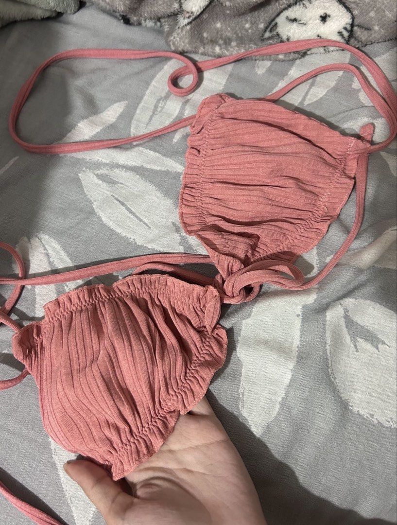 Shein Ribbed Bikini Set - XS Small Ruched (Category: Bikinis & Swimsuits) located in Cainta. Submitted by el.declutterz (Listing ID 1429281512, Image 3). Description: with padslot •Shipping via Shpee checkout (sf only)/Lalamove, etc. •Meetups for nearby area only (w/ charge) •Manage your expectations 📍Cainta, Rizal/Pasig City.