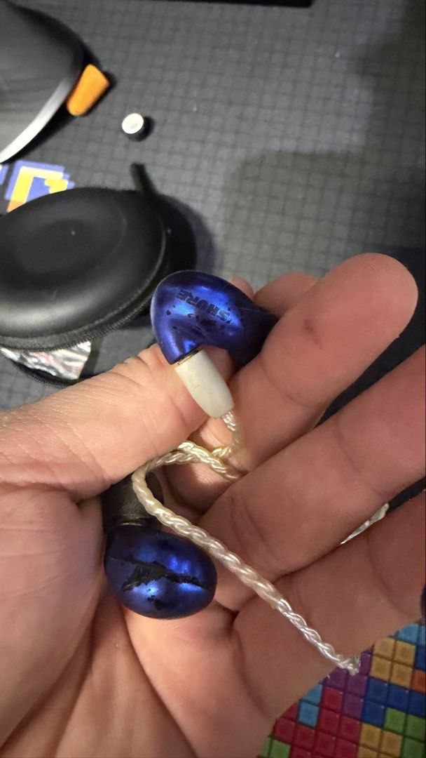 Shure Se846 846 215 （分類：耳機）位於 Hong Kong。 由 salmanli1117 提交（商品編號 1429306401，圖片 2）。簡介： 眼見咁多 無盒 冇原裝耳線 送另外配買的靚線。