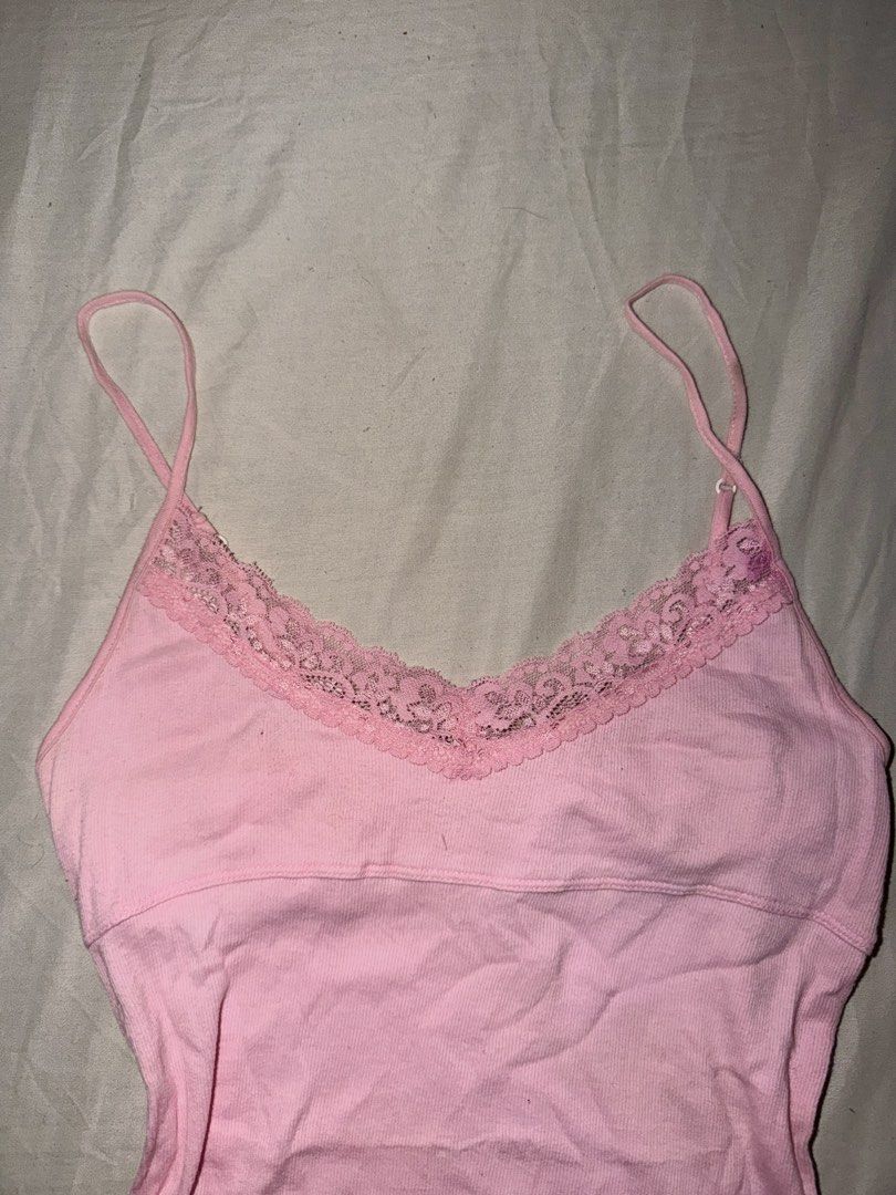 SO wear it declare it lace top (Category: Sleeveless) located in Taguig. Submitted by slay.jade (Listing ID 1429203509, Image 2). Description: Y2K Lace Top Size: Xs-S Condition: 10/10 no flaws Adjustable strap.