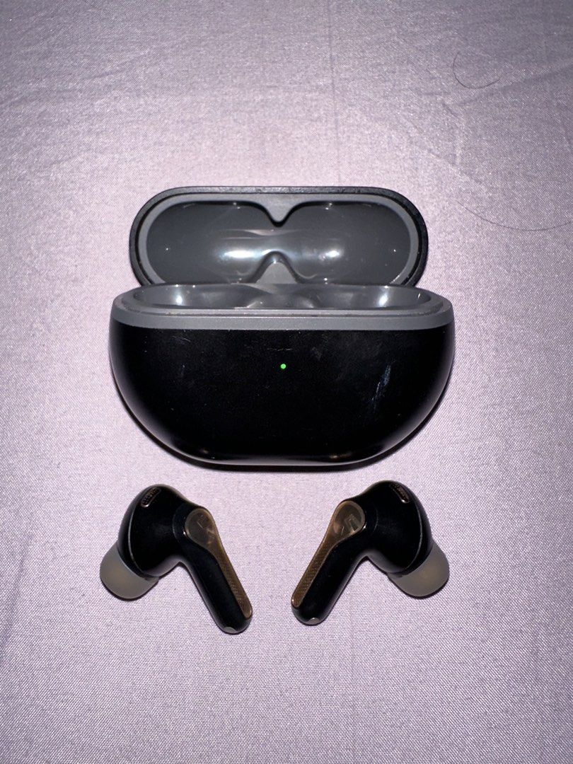 SoundPeats Capsule 3 Pro Earbuds (Category: Earphones) located in San Luis. Submitted by haggle.apparel (Listing ID 1429269540, Image 2). Description: SoundPEATS Capsule 3 Pro Earbuds (Legit) (No box) (With issue) Condition: Main issue is the left earbud is silent or is not emitting audio or registering controls. But it still charges, aside from that only minimal scratches on the case and everything works perfectly along with the right earbud His
